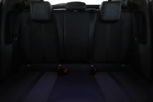 Peugeot 2008 image 2
