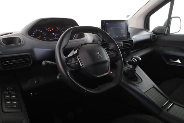 Peugeot Rifter image 9
