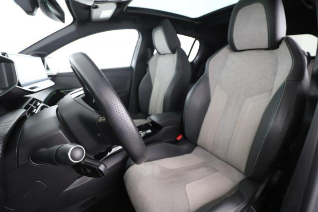 Peugeot 208 image 9