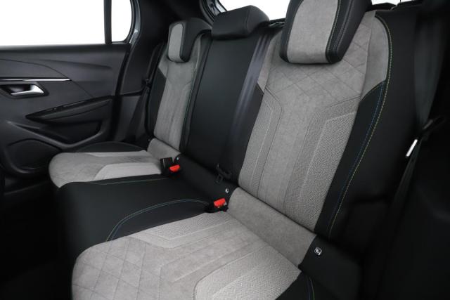 Peugeot 208 image 8