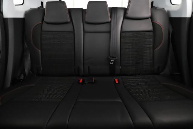 Peugeot 2008 image 9