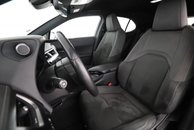 Lexus Ux image 1