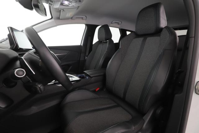 Peugeot 3008 image 2
