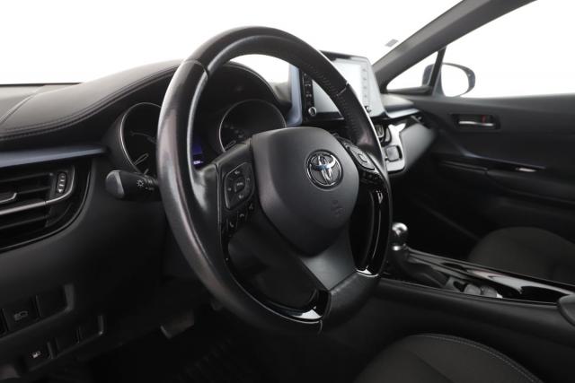 Toyota C-Hr image 8