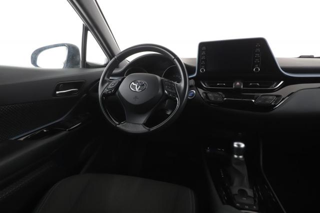 Toyota C-Hr image 6