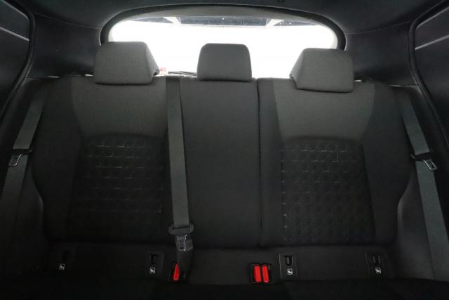 Toyota C-Hr image 2