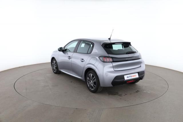 Peugeot 208 image 8