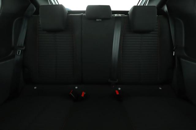 Peugeot 208 image 6