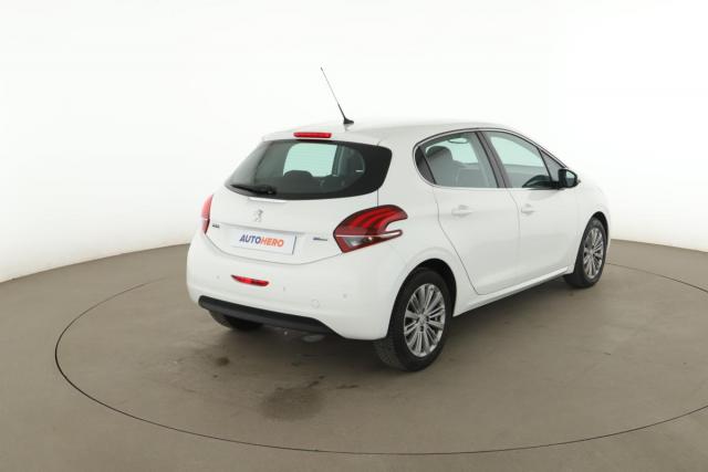 Peugeot 208 image 6