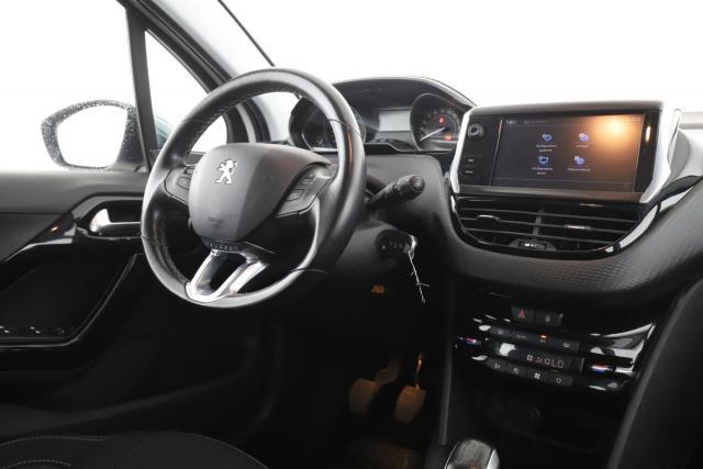 Peugeot 208 image 7