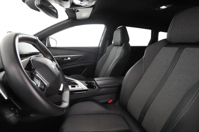 Peugeot 5008 image 2