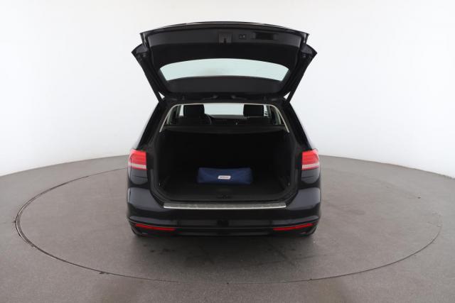 Volkswagen Passat Sw image 2