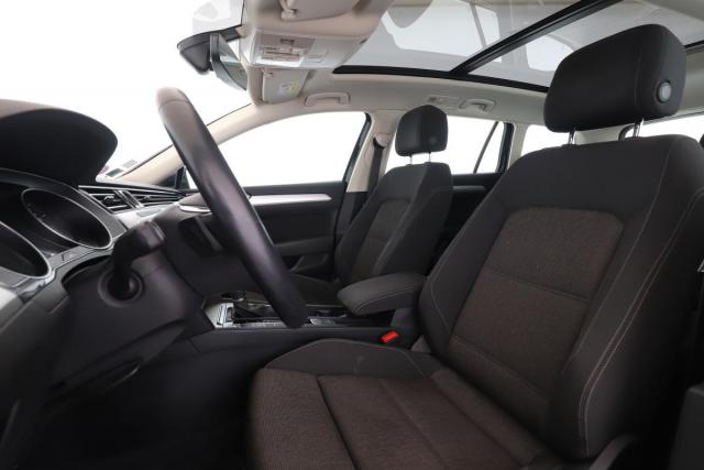 Volkswagen Passat Sw image 9