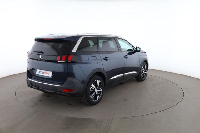 Peugeot 5008 image 1