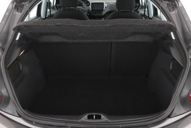 Peugeot 208 image 9