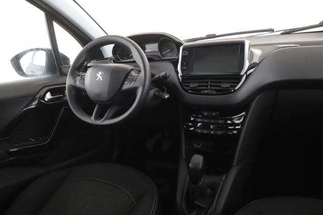 Peugeot 208 image 8