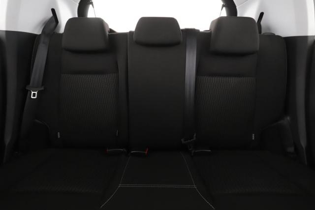 Peugeot 208 image 7
