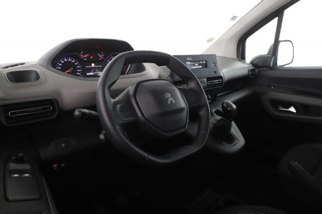Peugeot Rifter image 9