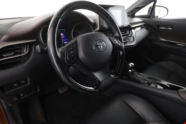 Toyota C-Hr image 6
