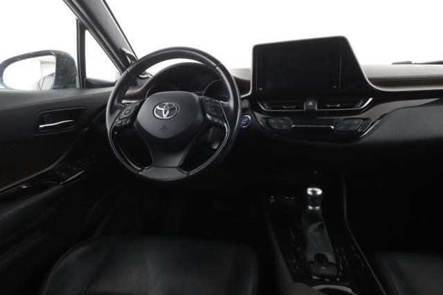 Toyota C-Hr image 9