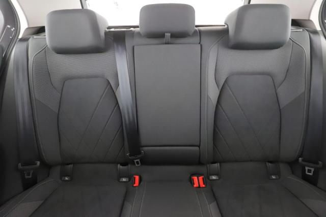 Volkswagen Golf image 6