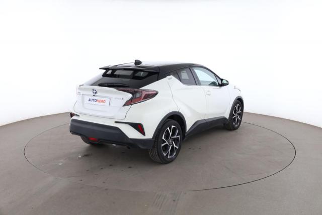 Toyota C-Hr image 9