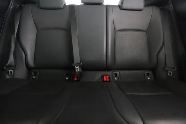 Toyota C-Hr image 5