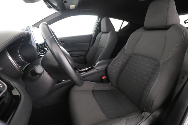 Toyota C-Hr image 4