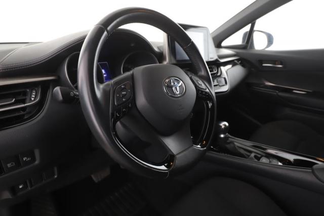 Toyota C-Hr image 2
