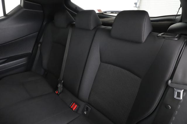 Toyota C-Hr image 7