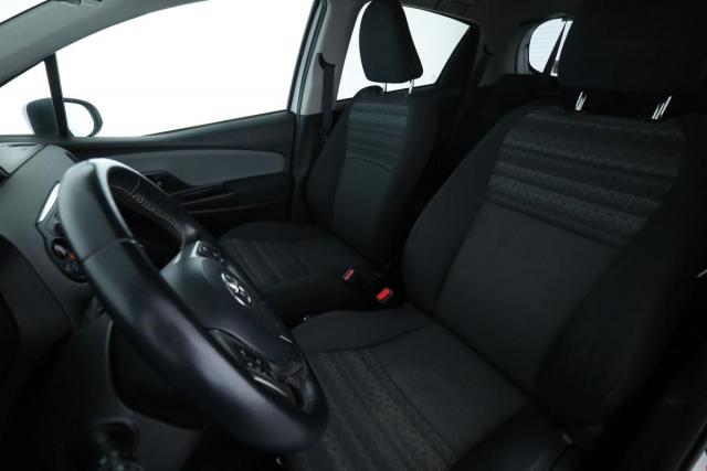 Toyota Yaris image 2