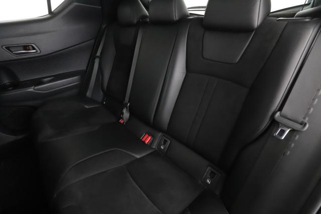 Toyota C-Hr image 2