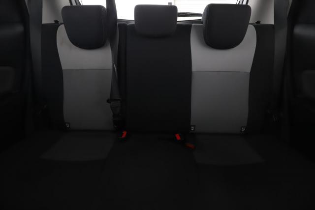 Toyota Yaris image 2