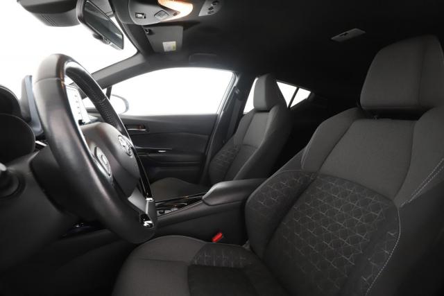 Toyota C-Hr image 1