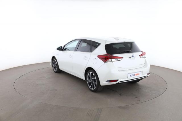 Toyota Auris image 2