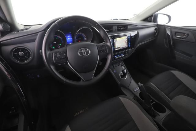 Toyota Auris image 6