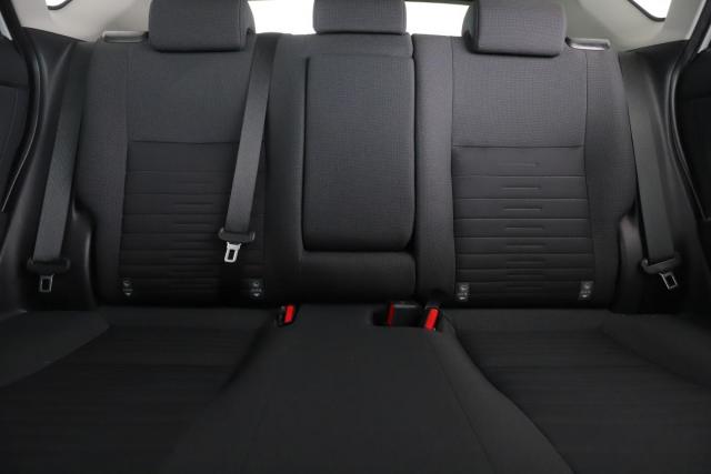 Toyota Auris image 9