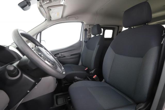 Nissan Evalia image 8