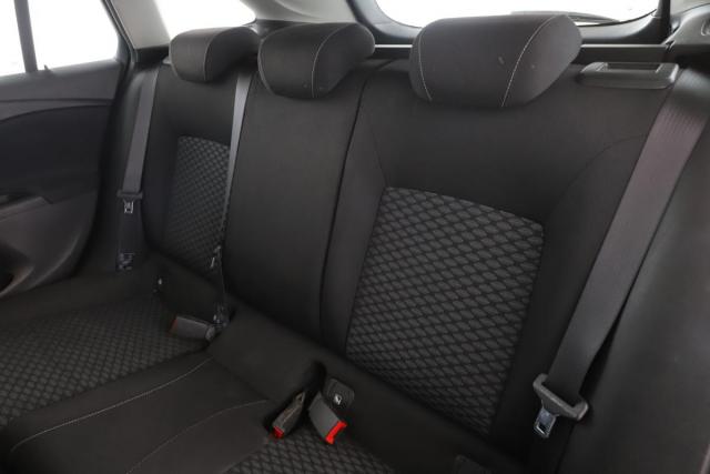 Opel Astra Sports Tourer image 5