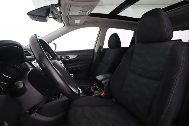 Nissan X-Trail image 1
