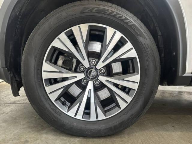 Nissan X-Trail image 6
