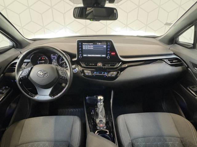 Toyota C-Hr image 6