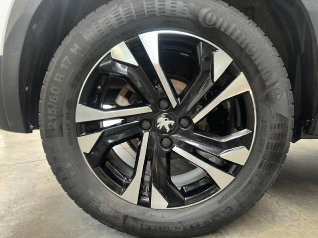 Peugeot 2008 image 3