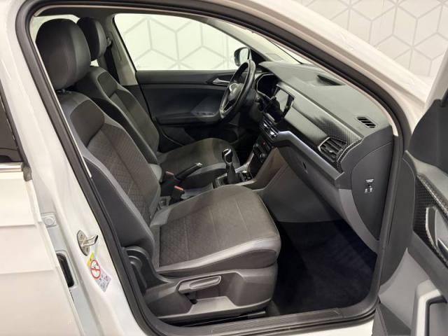 Volkswagen T-Cross image 2