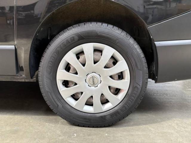 Nissan Nv300 image 4