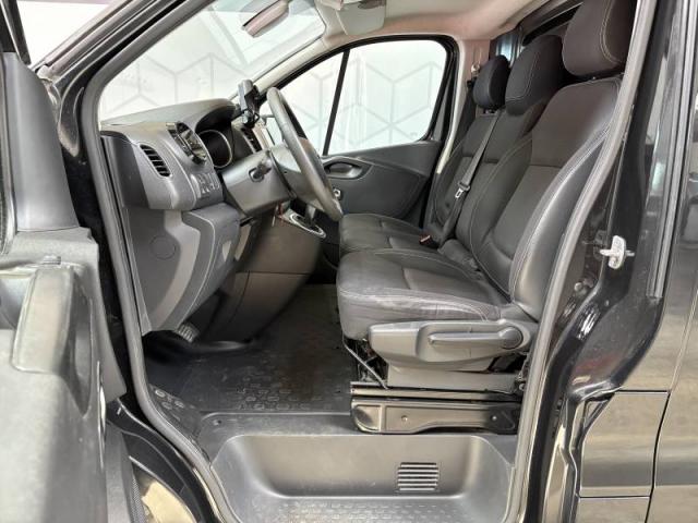 Nissan Nv300 image 8
