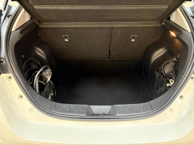 Nissan Leaf image 5