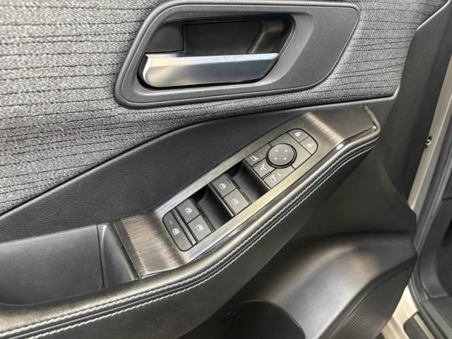 Nissan X-Trail image 2