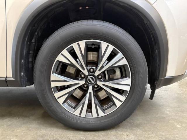 Nissan X-Trail image 9
