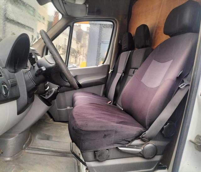 Mercedes Benz Sprinter image 2